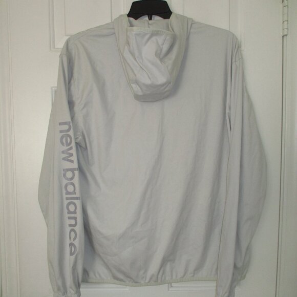New Balance Mens L/S Lt. Gray Hoodie Runner Windbreaker NWT - Size Large - Picture 3 of 4